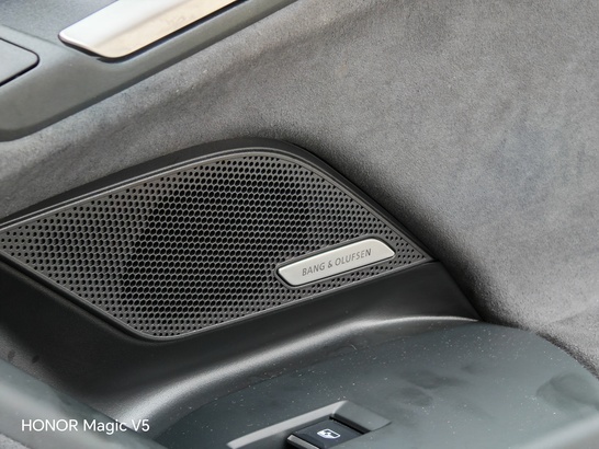 Honor Magic V5