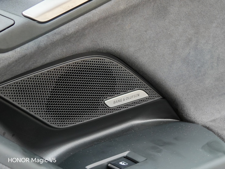 Honor Magic V5