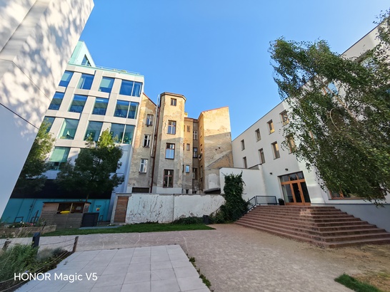 Honor Magic V5