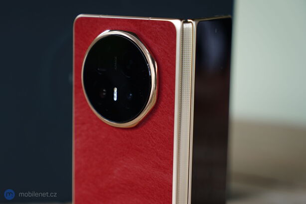 Honor Magic V6