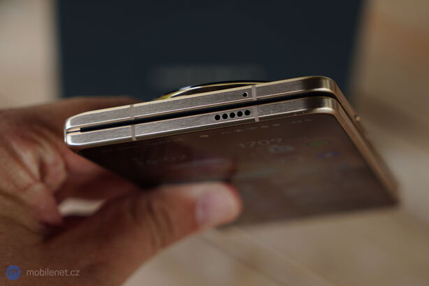 Honor Magic V6