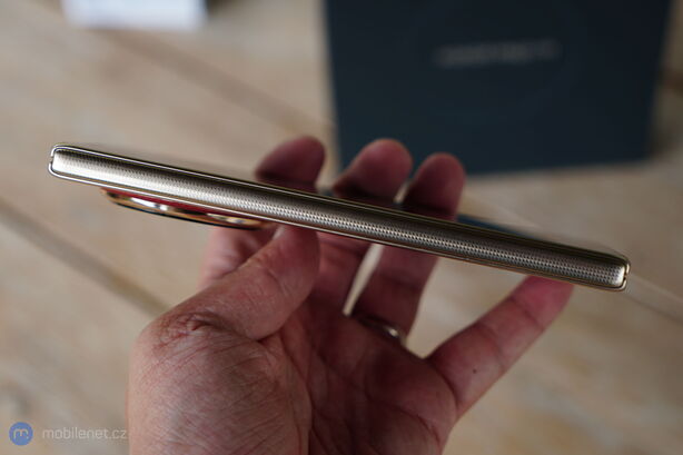Honor Magic V6