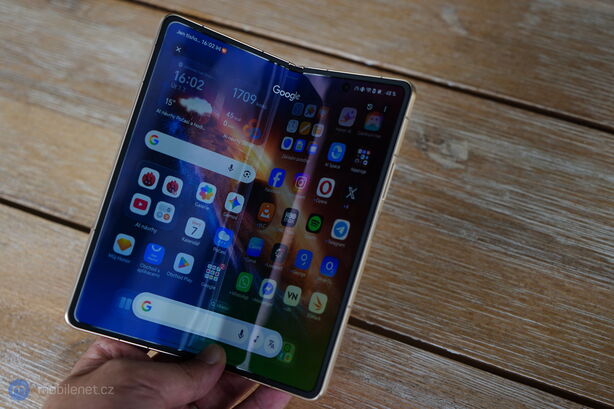 Honor Magic V6