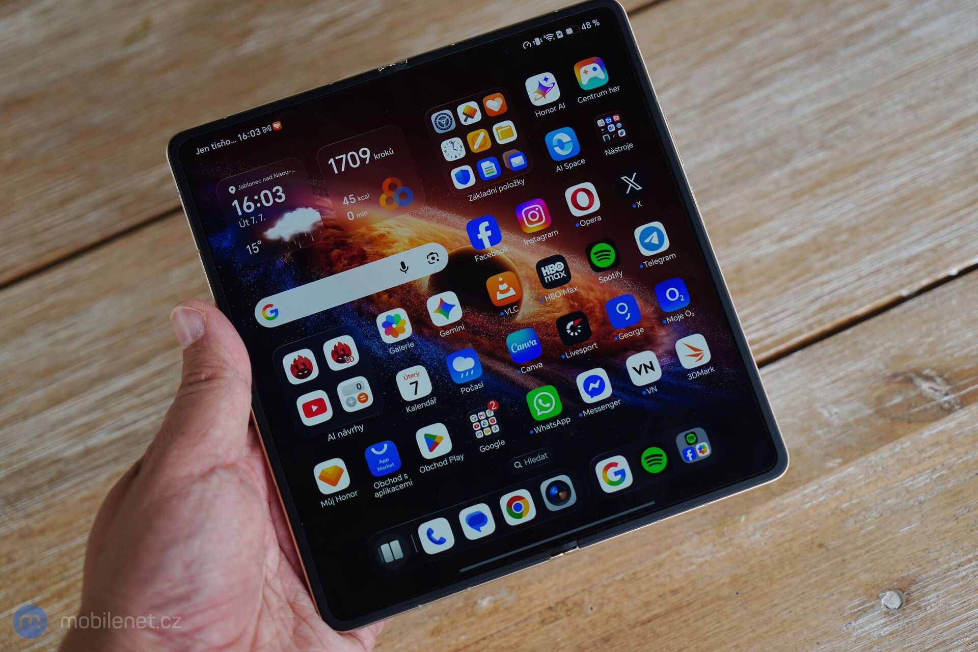 Honor Magic V6