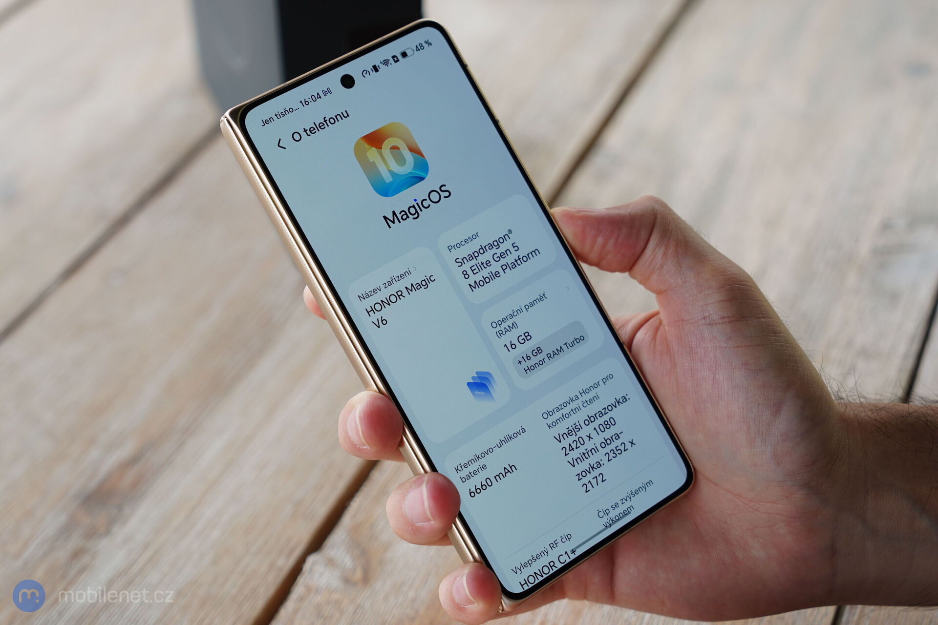 Honor Magic V6