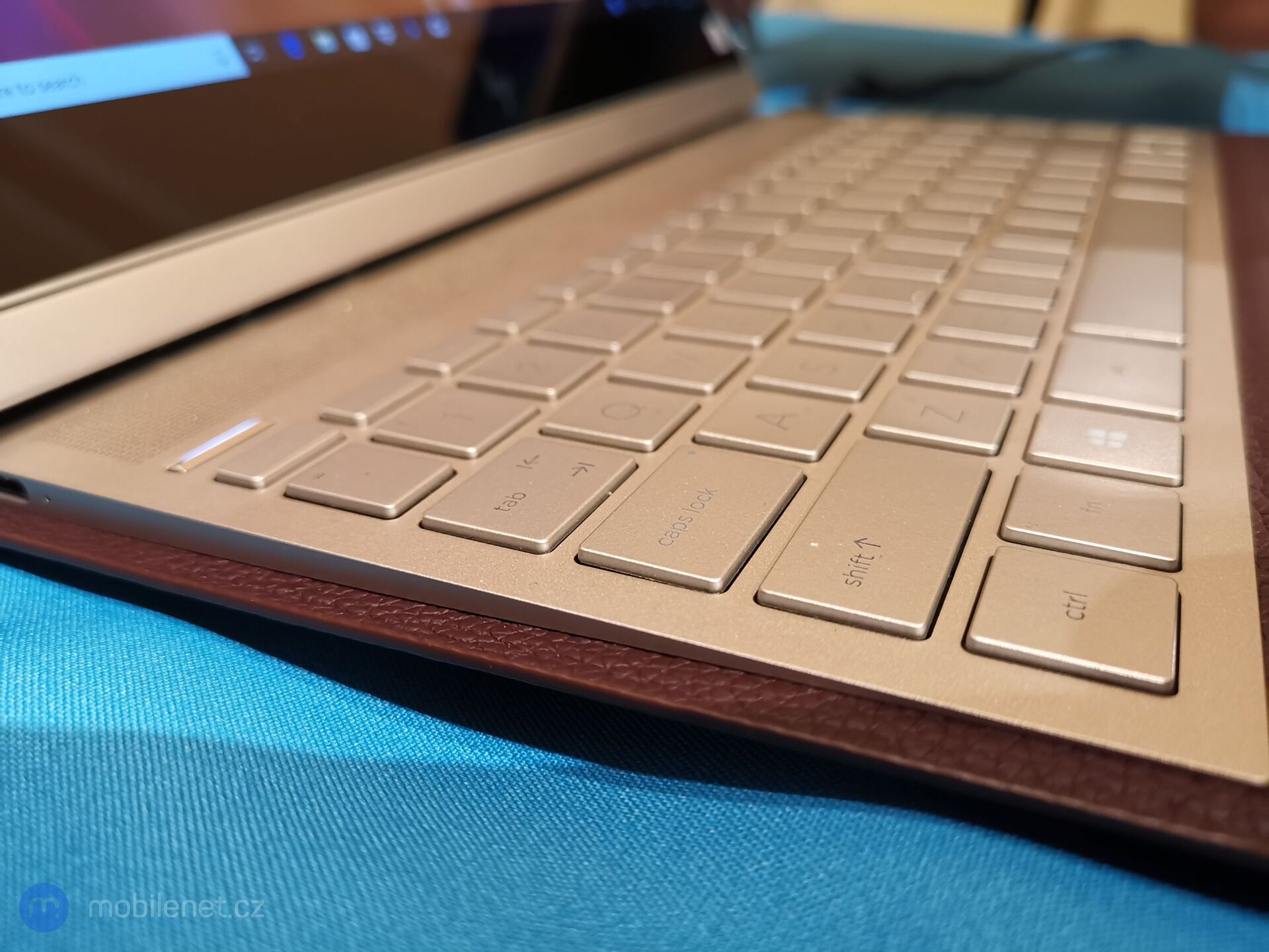 HP Spectre Folio 13