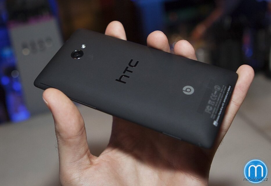 HTC 8X