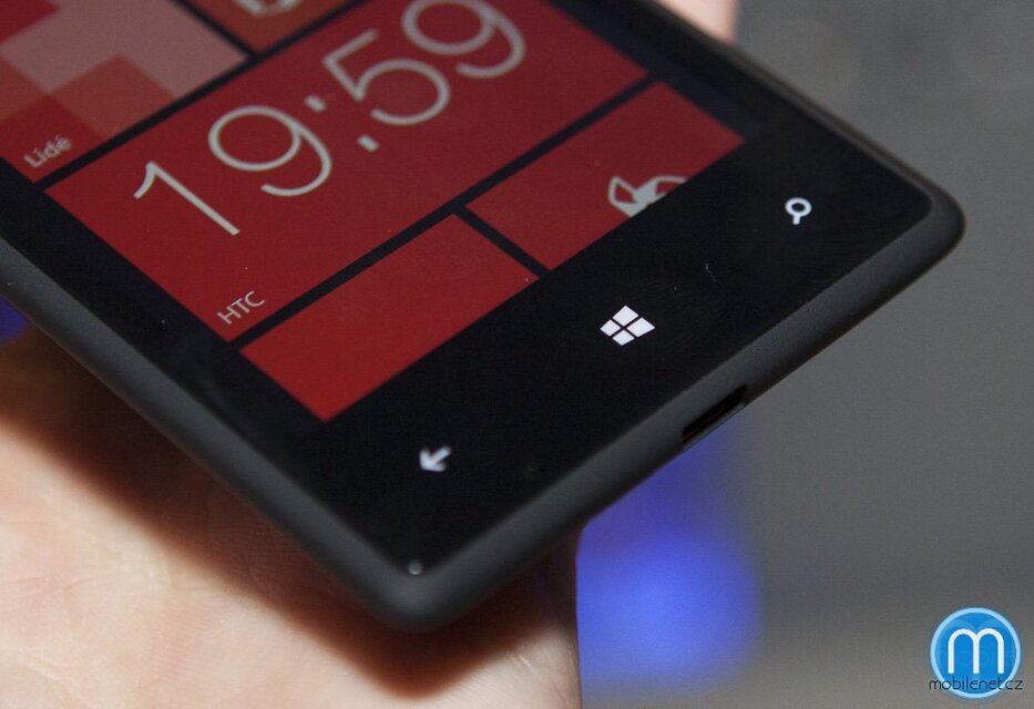 HTC 8X