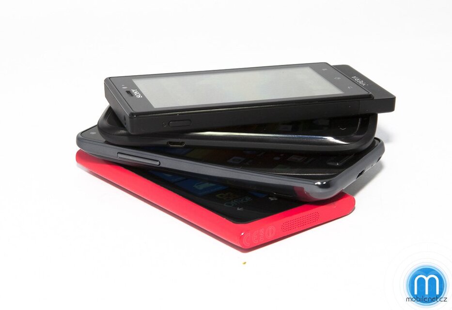 HTC Desire X vs. Sony Xperia sola vs. Nokia Lumia 800 vs. Samsung Galaxy S Advance