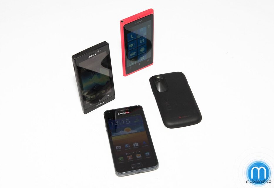 HTC Desire X vs. Sony Xperia sola vs. Nokia Lumia 800 vs. Samsung Galaxy S Advance
