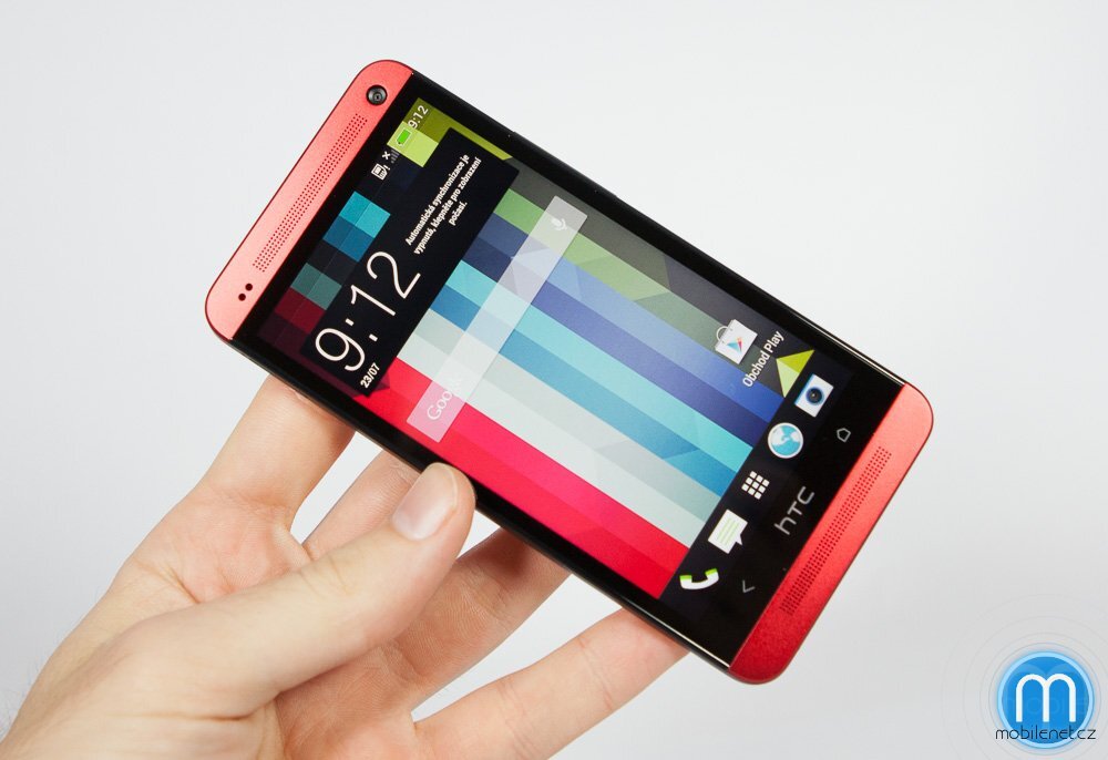 HTC One (červená)