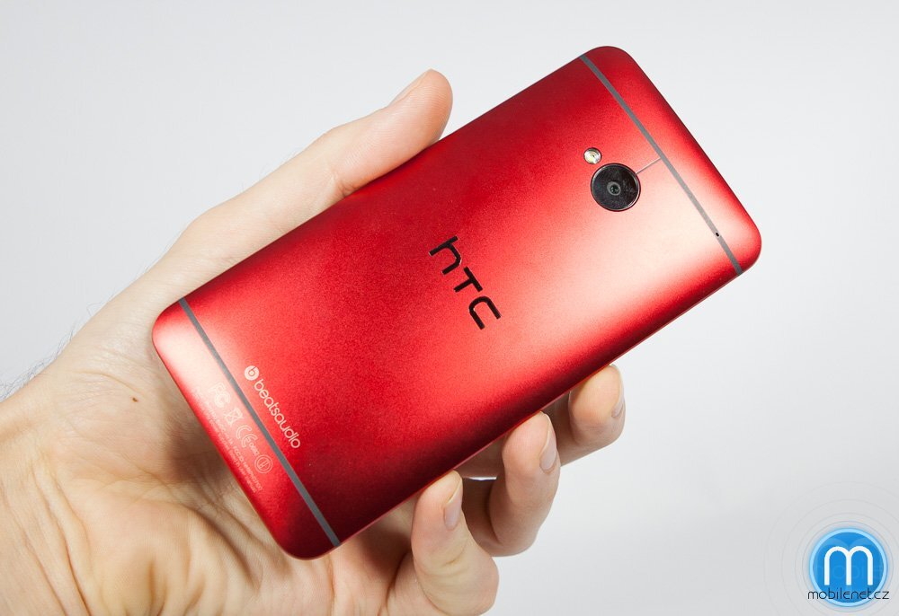 HTC One (červená)
