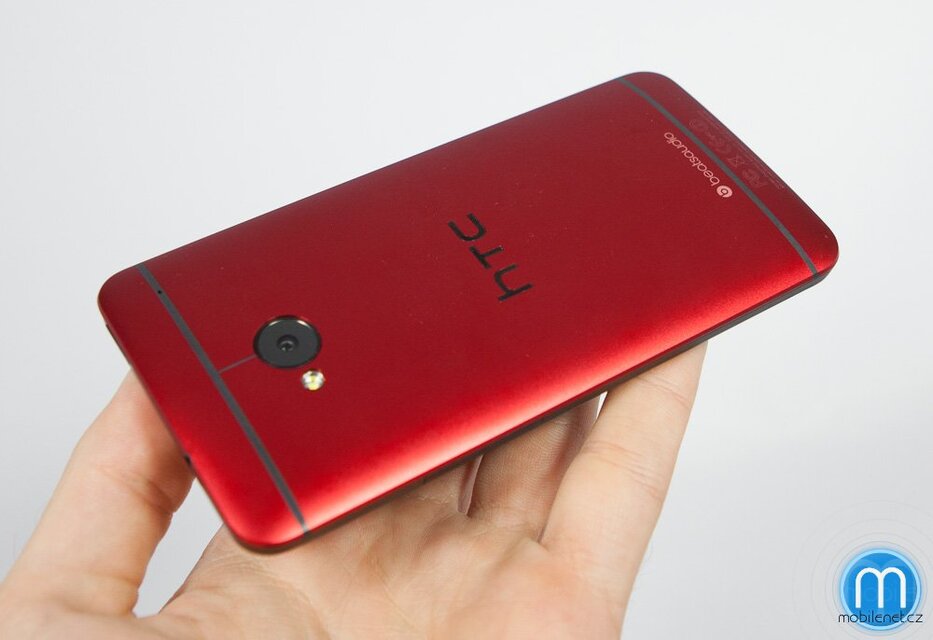 HTC One (červená)