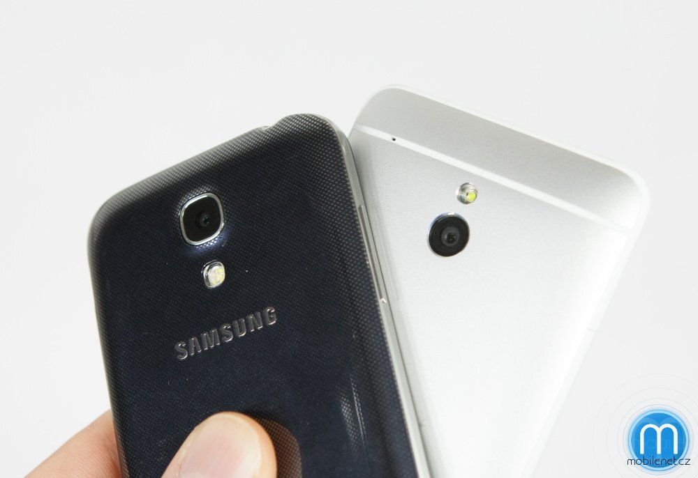 HTC One mini a Samsung Galaxy S4 mini