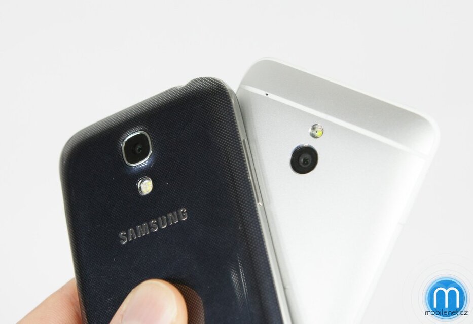 HTC One mini a Samsung Galaxy S4 mini