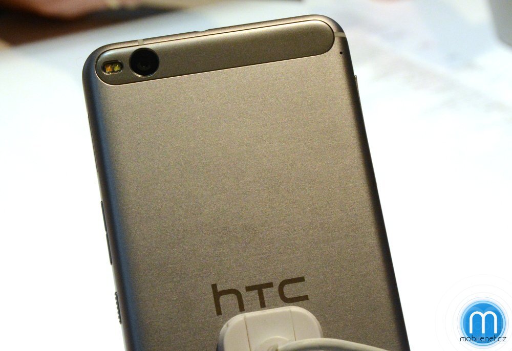 HTC One X9
