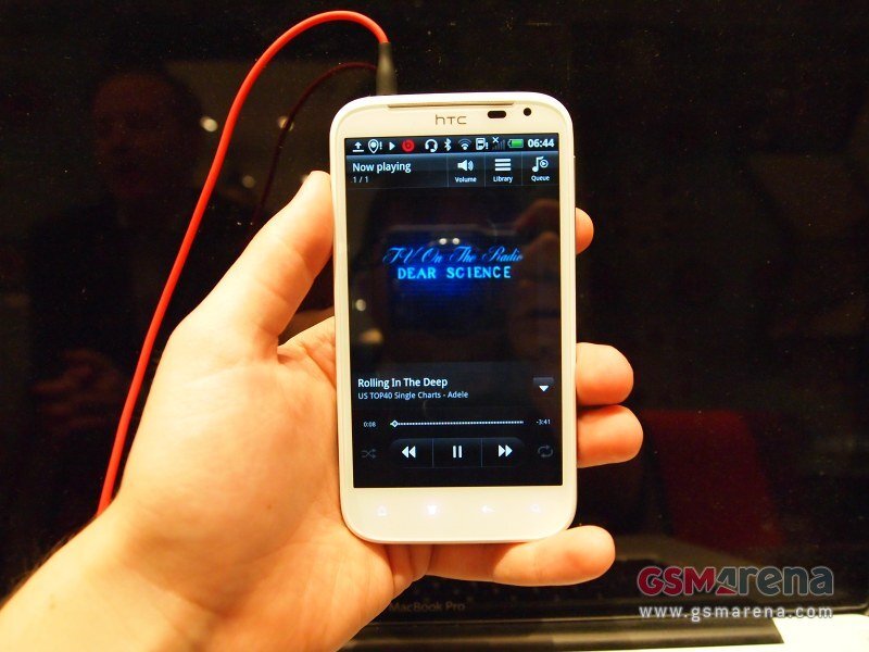 HTC Sensation XL - první živé fotografie