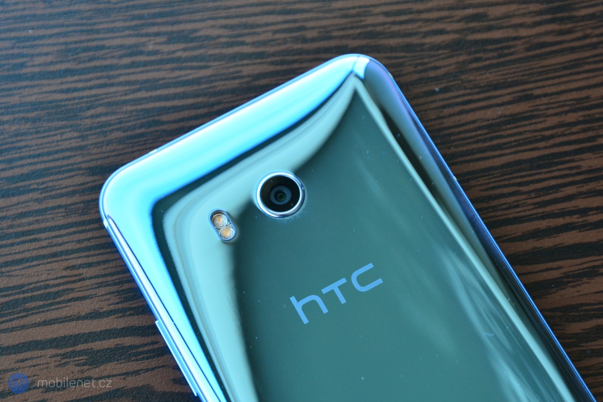 HTC U 11