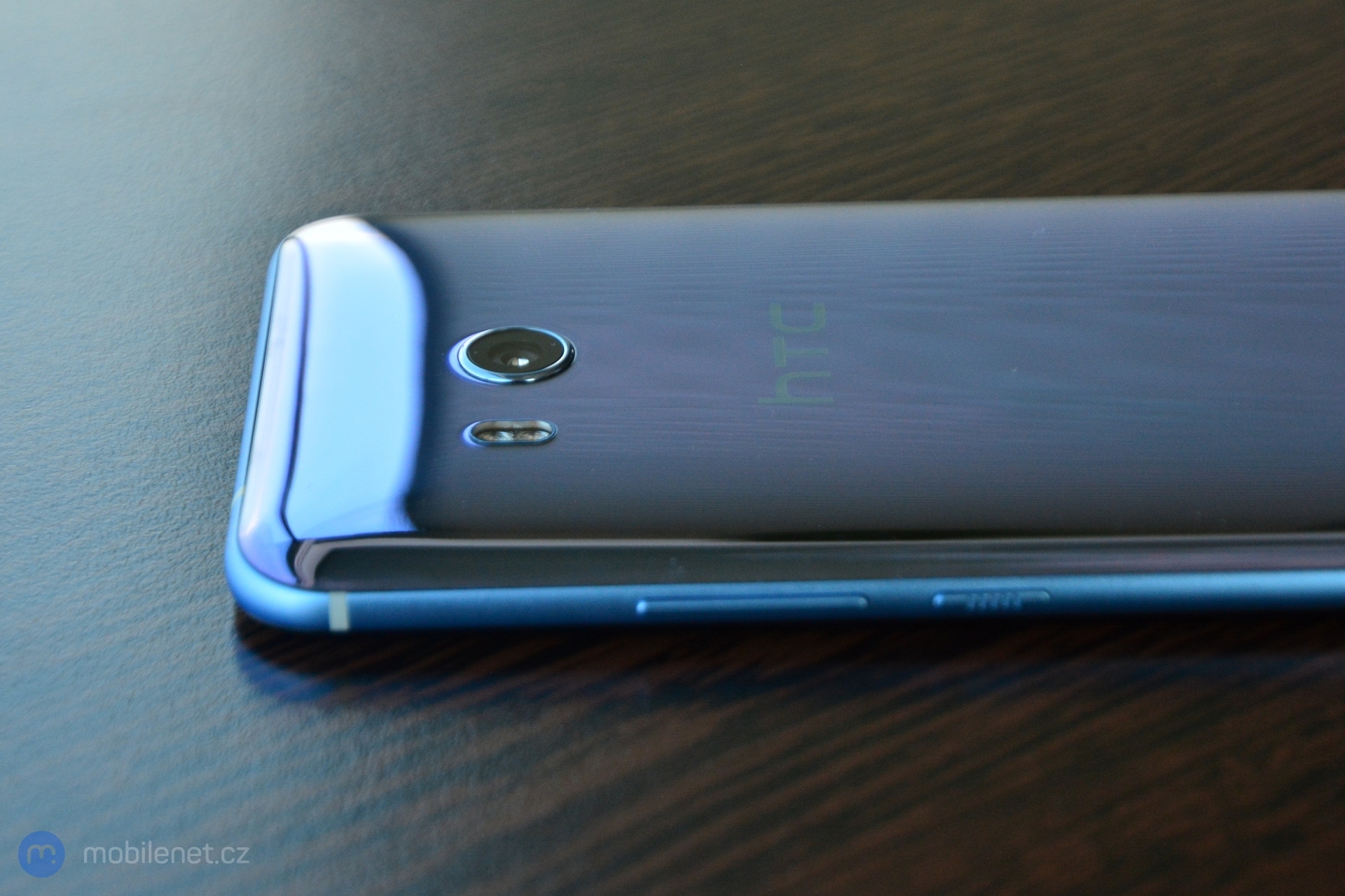 HTC U 11