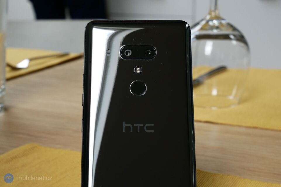 HTC U12+