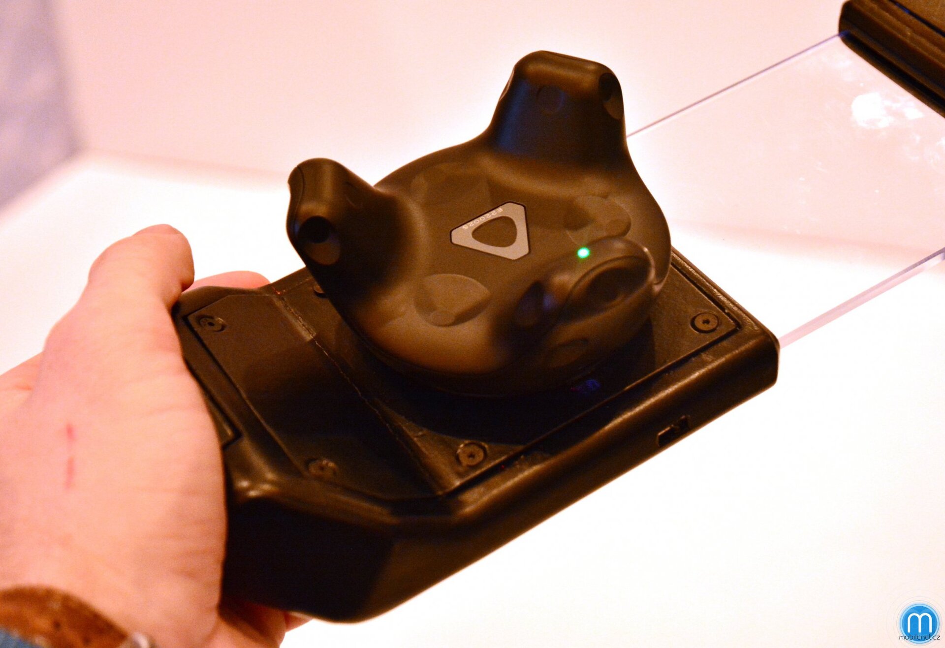 HTC Vive Tracker na příslušenství