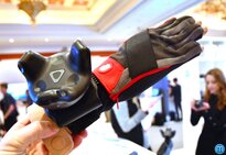 HTC Vive Tracker na příslušenství