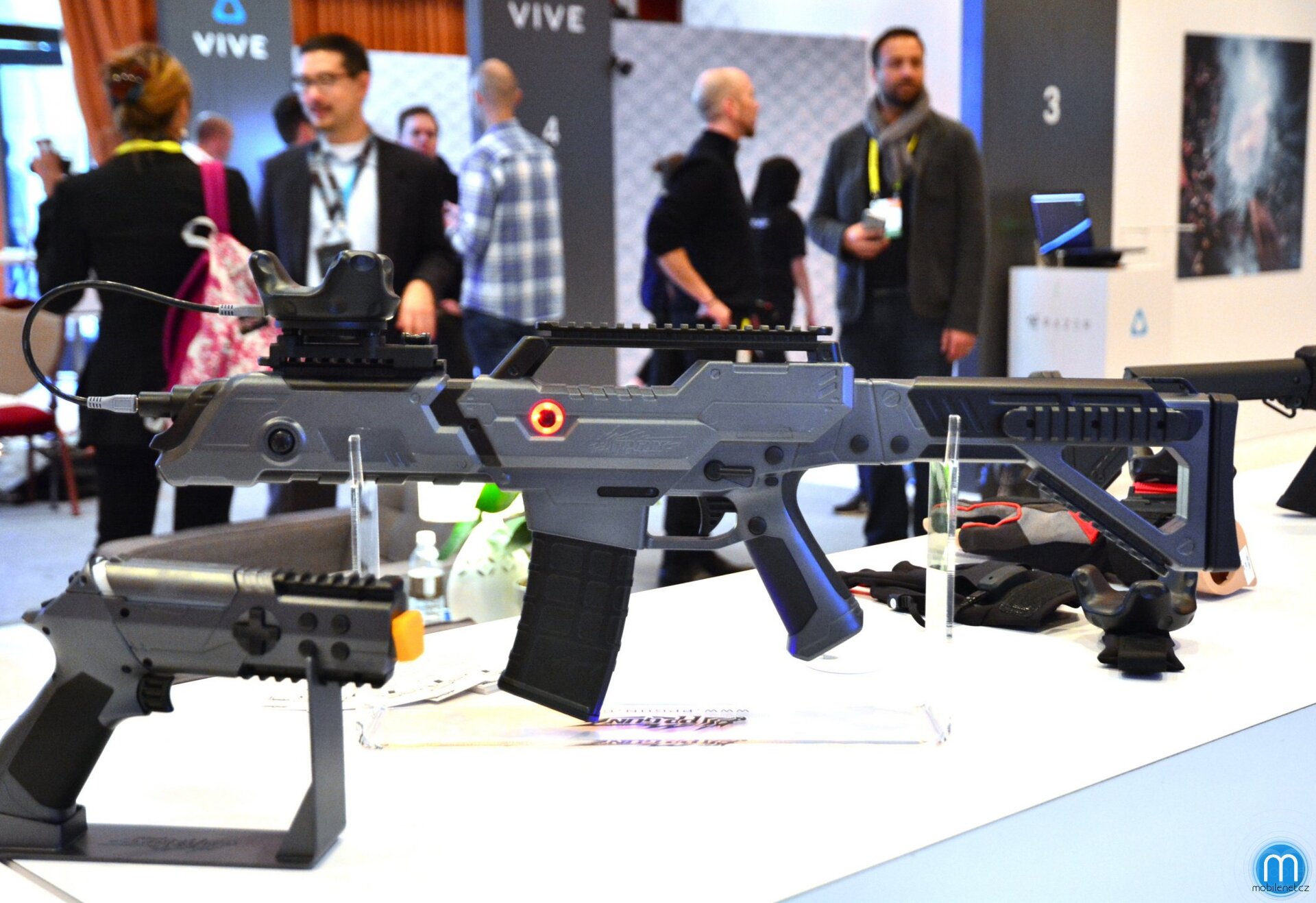 HTC Vive Tracker na příslušenství