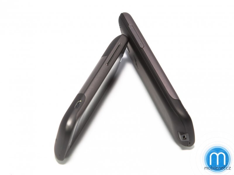 HTC Wildfire vs. HTC Desire