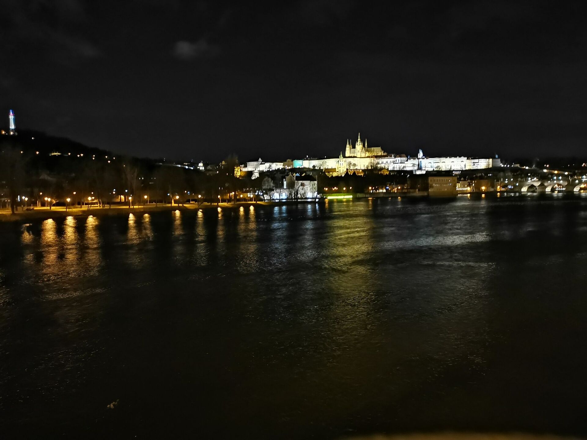 Huawei Mate 20 Pro noční režim