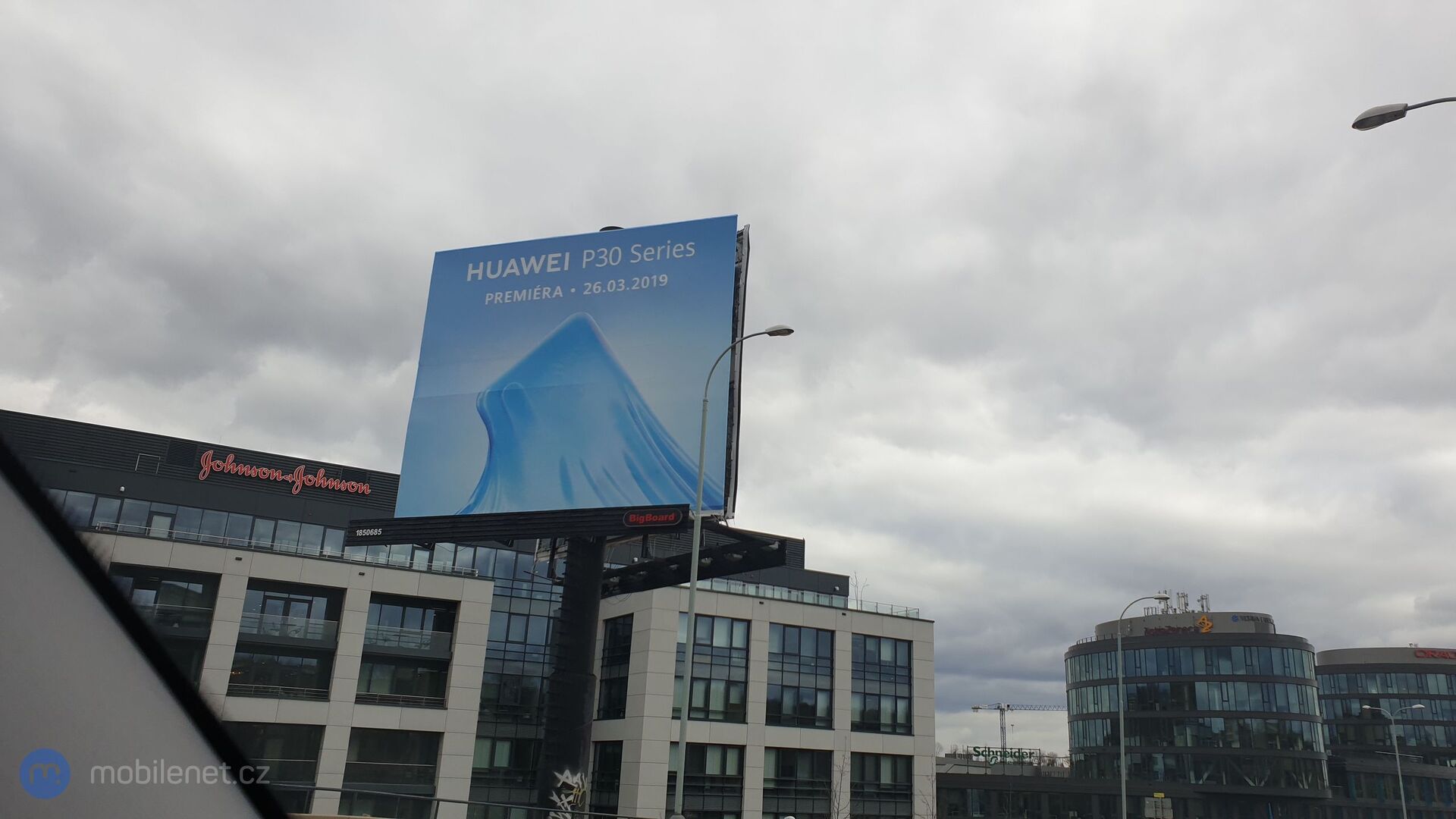 Huawei P30 billboardy