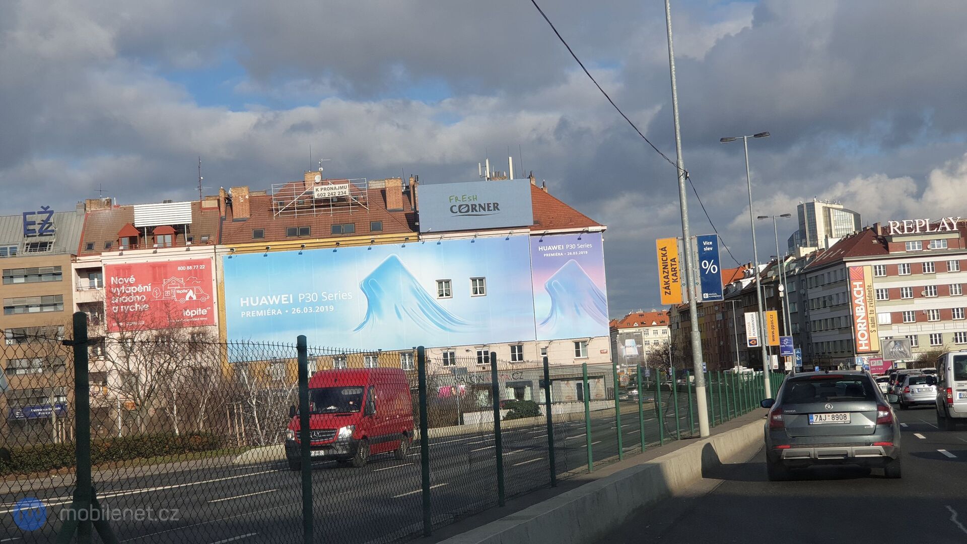 Huawei P30 billboardy
