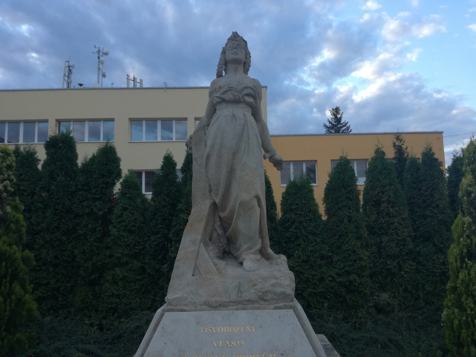 Huawei P9 Lite vs Alcatel Idol 4 