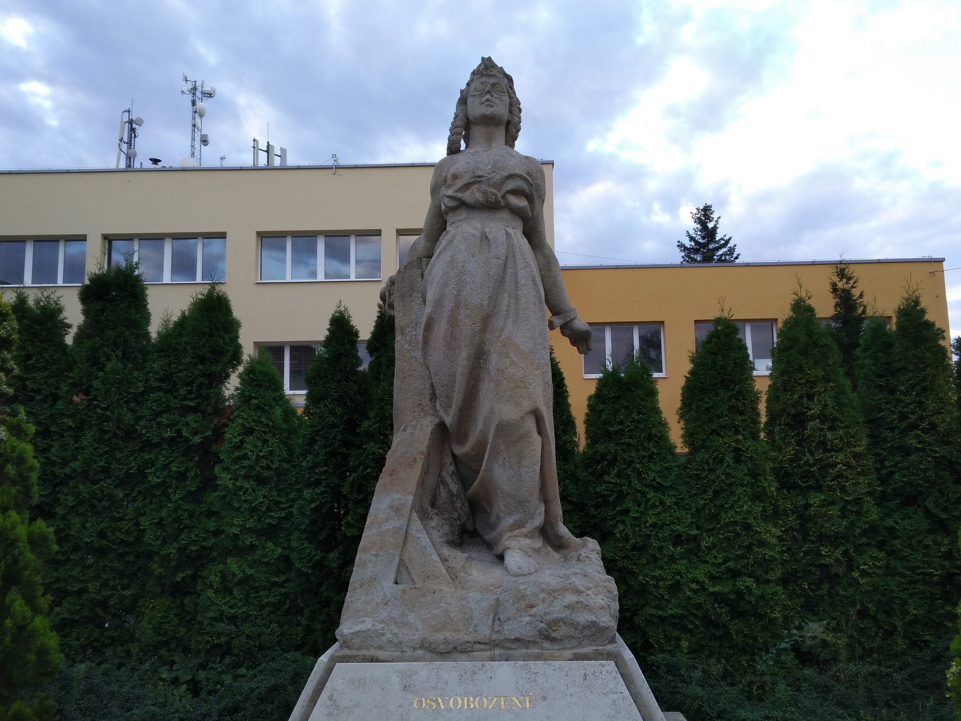 Huawei P9 Lite vs Alcatel Idol 4 