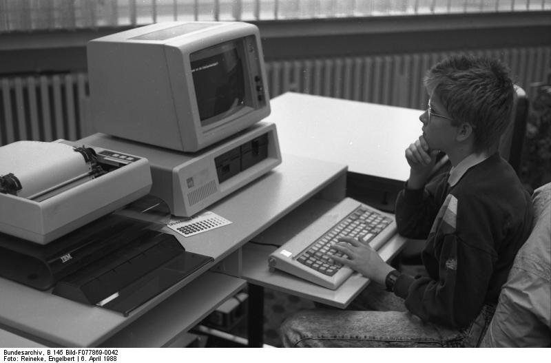 IBM PC, na kterém jste si mohli Donkey.bas zahrát