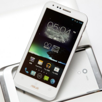 Na zařízení ve stylu Asusu Padfone dostal patent Samsung