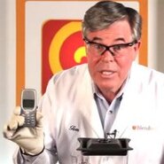 Legendární Nokia 3310 v mixéru. Co z ní zbylo?