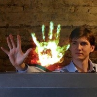 Displair: podívejte se jak se hraje Fruit Ninja ve sloupci vodní páry