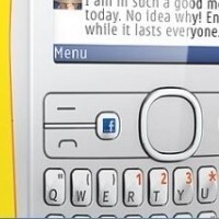 Nokia začíná prodávat levnou Ashu 205 s tlačítkem pro Facebook