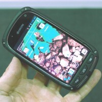 Vyzkoušeli jsme telefon bez sluchátka Kyocera Torque (MWC 2013) 