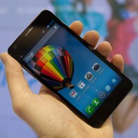 Vyzkoušeli jsme nejtenčí smartphone na světě Alcatel OT Idol Ultra