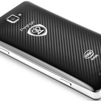 Prestigio MultiPhone 5430: dostupný Android s Atomem uvnitř