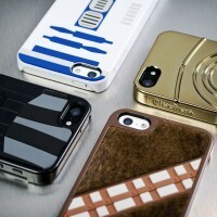Sobotní gadgetmix: kryty pro iPhone 5 jako Darth Vader i trávník