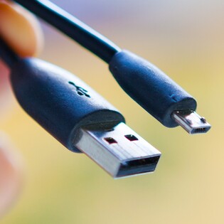 Nabijeme si i noteboky bezdrátově? Průkopníkem může být Dell