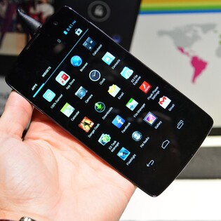 Exotika z CESu #3: Polaroid vyrábí kopie iPadů a chrlí nezajímavé mobily