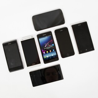 Sony Xperia Z1 Compact v redakci: je skutečně mini? (porovnání)