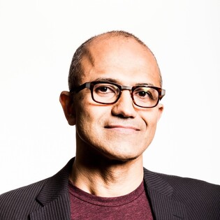 Microsoft je šťastnější firmou než Apple. Díky Nadellovi