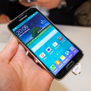 Samsung Galaxy S5 pod drobnohledem: podrobné video a první dojmy