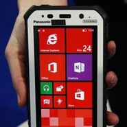 Panasonic představil dva smartphony. V obchodě je však nekoupíte