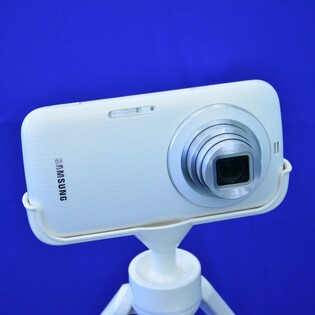 Samsung Galaxy K Zoom má menší hrb a lépe fotí (první dojmy)