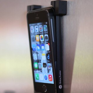 GadgetMix: kryt pro iPhone se stojánkem a zrychlení nabíjení